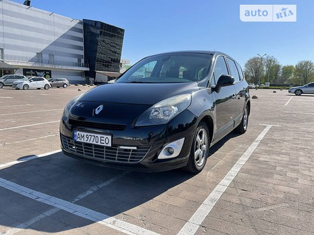 Renault Scenic 2010  випуску Житомир з двигуном 1.5 л дизель мінівен  за 5600 долл. 