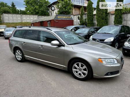 Volvo V70 2012  випуску Рівне з двигуном 1.6 л дизель позашляховик механіка за 8999 долл. 