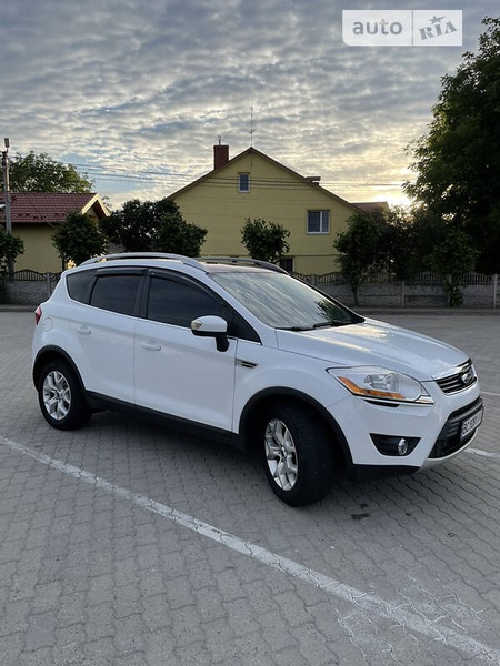 Ford Kuga 2010  випуску Львів з двигуном 2 л дизель позашляховик механіка за 11500 долл. 