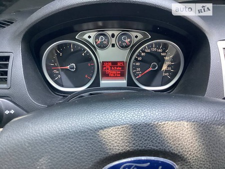 Ford Kuga 2012  випуску Київ з двигуном 2 л дизель хэтчбек механіка за 11700 долл. 