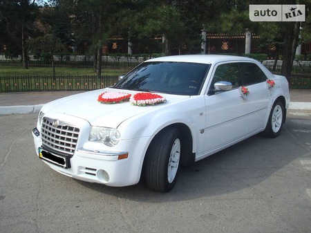 Chrysler 300C 2006  випуску Миколаїв з двигуном 2.7 л бензин седан автомат за 11000 долл. 