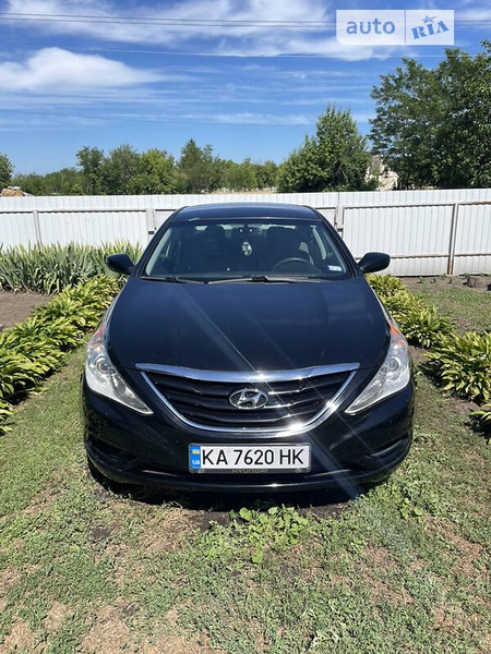 Hyundai Sonata 2013  випуску Київ з двигуном 2.4 л бензин седан автомат за 8600 долл. 