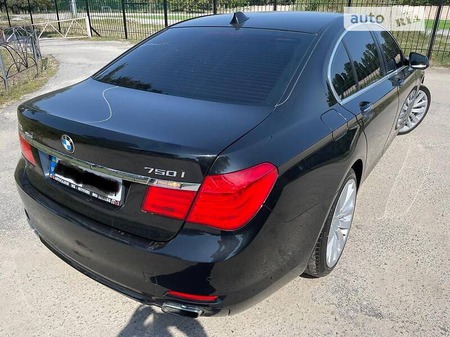 BMW 750 2011  випуску Київ з двигуном 4.4 л бензин седан автомат за 16700 долл. 