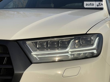 Audi Q7 2016  випуску Луцьк з двигуном 3 л дизель позашляховик автомат за 45999 долл. 