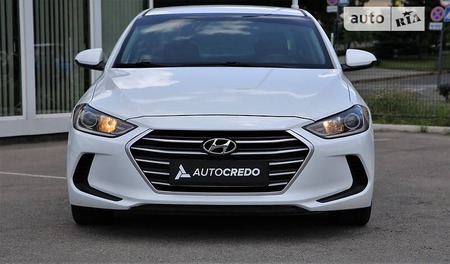 Hyundai Elantra 2016  випуску Харків з двигуном 2 л  седан автомат за 10900 долл. 