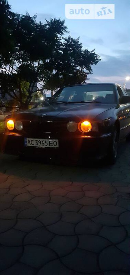 BMW 518 1992  випуску Луцьк з двигуном 1.8 л  седан  за 1700 долл. 