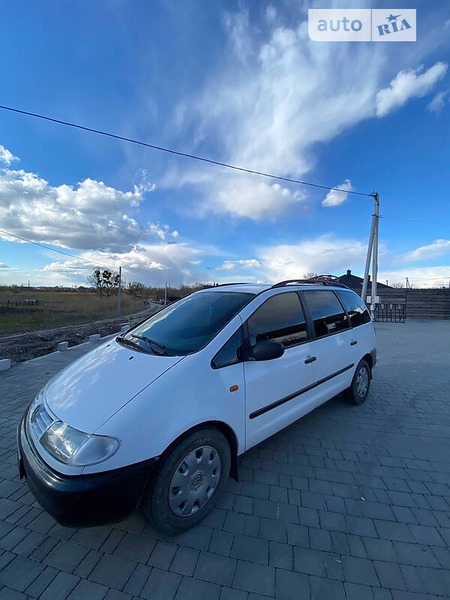 Volkswagen Sharan 1999  випуску Львів з двигуном 1.9 л дизель мінівен механіка за 3500 долл. 