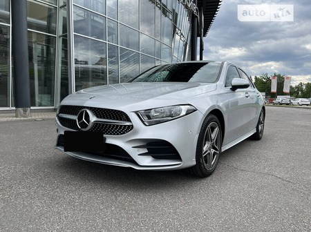 Mercedes-Benz A 220 2019  випуску Київ з двигуном 2 л бензин седан автомат за 40000 долл. 