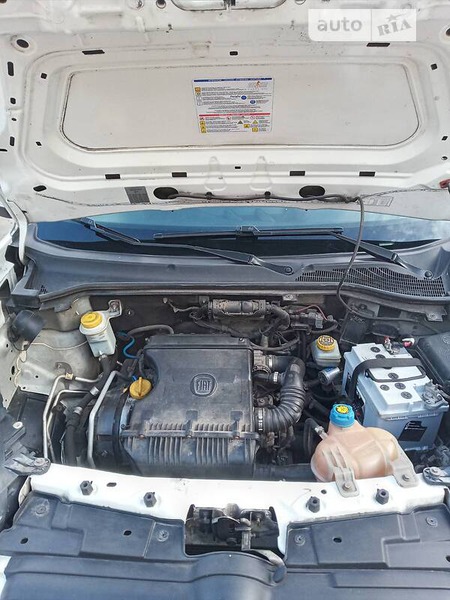 Fiat Doblo 2012  випуску Чернігів з двигуном 1.4 л  мінівен механіка за 5300 долл. 