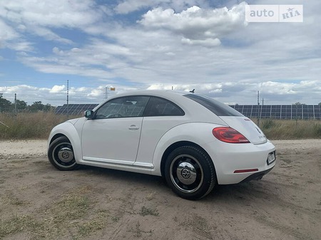 Volkswagen Beetle 2012  випуску Ужгород з двигуном 2.5 л бензин хэтчбек автомат за 11000 долл. 