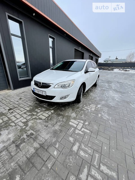 Opel Astra 2011  випуску Харків з двигуном 1.3 л дизель універсал механіка за 7700 долл. 