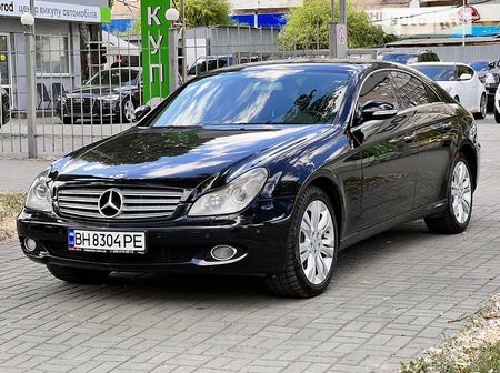 Mercedes-Benz CLS 500 2006  випуску Одеса з двигуном 5 л бензин седан автомат за 9999 долл. 
