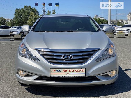 Hyundai Sonata 2013  випуску Київ з двигуном 2 л газ седан автомат за 5990 долл. 