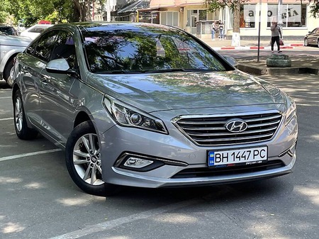 Hyundai Sonata 2014  випуску Одеса з двигуном 2 л газ седан автомат за 10999 долл. 