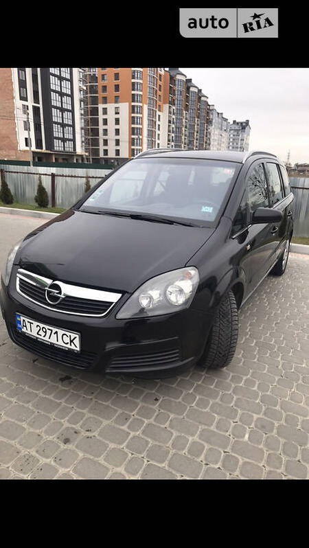 Opel Zafira Tourer 2006  випуску Івано-Франківськ з двигуном 0 л дизель мінівен автомат за 5300 долл. 