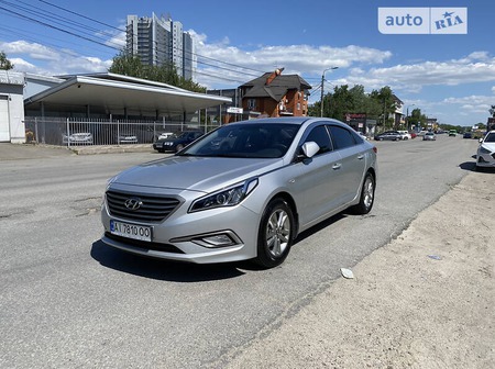 Hyundai Sonata 2016  випуску Київ з двигуном 0 л газ седан автомат за 8470 долл. 