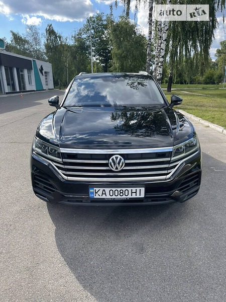 Volkswagen Touareg 2020  випуску Київ з двигуном 3 л бензин позашляховик автомат за 51000 долл. 