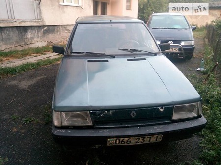 Renault 11 1988  випуску Львів з двигуном 0 л бензин хэтчбек механіка за 650 долл. 