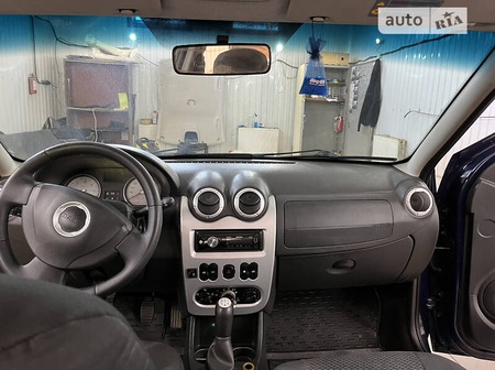 Dacia Sandero 2011  випуску Кропивницький з двигуном 0 л  хэтчбек  за 3999 долл. 