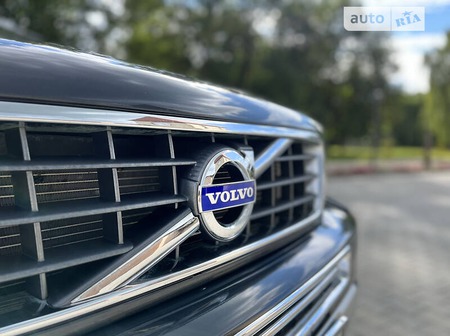 Volvo XC90 2013  випуску Тернопіль з двигуном 3.2 л  позашляховик автомат за 18200 долл. 