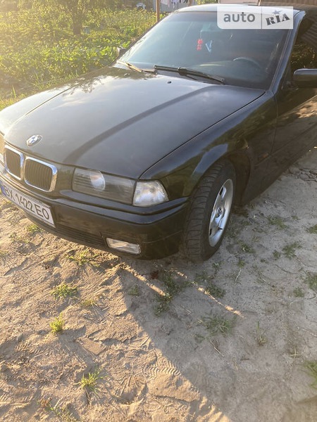 BMW 318 1993  випуску Хмельницький з двигуном 1.8 л  седан механіка за 3300 долл. 