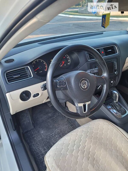 Volkswagen Jetta 2011  випуску Запоріжжя з двигуном 2.5 л  седан автомат за 9700 долл. 