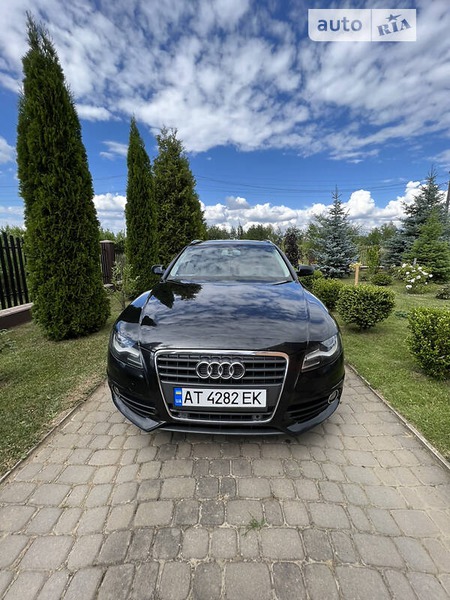 Audi A4 Limousine 2011  випуску Івано-Франківськ з двигуном 2 л дизель універсал  за 12100 долл. 