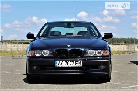 BMW 540 2000  випуску Київ з двигуном 4.4 л бензин седан автомат за 9999 долл. 