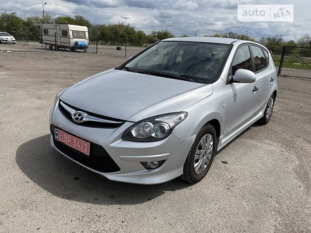 Hyundai i30 2010  випуску Луцьк з двигуном 0 л дизель хэтчбек механіка за 6550 долл. 