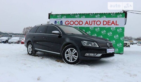 Volkswagen Passat Alltrack 2012  випуску Харків з двигуном 2 л бензин хэтчбек автомат за 13500 долл. 