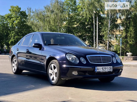 Mercedes-Benz E 220 2003  випуску Київ з двигуном 2.2 л дизель седан автомат за 6400 долл. 