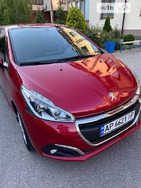 Peugeot 208 2016 Запорожье 1.2 л  хэтчбек автомат к.п.