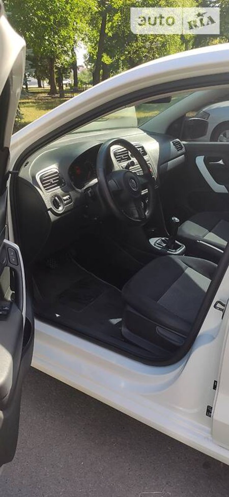 Volkswagen Polo 2012  випуску Полтава з двигуном 1.6 л бензин седан механіка за 6500 долл. 