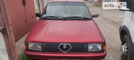 Alfa Romeo 33 1989  випуску Київ з двигуном 1.7 л  хэтчбек механіка за 1200 долл. 