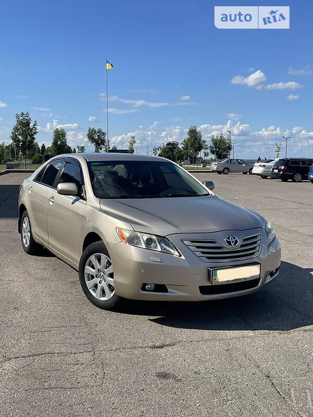 Toyota Camry 2008  випуску Черкаси з двигуном 2.4 л бензин седан автомат за 9800 долл. 