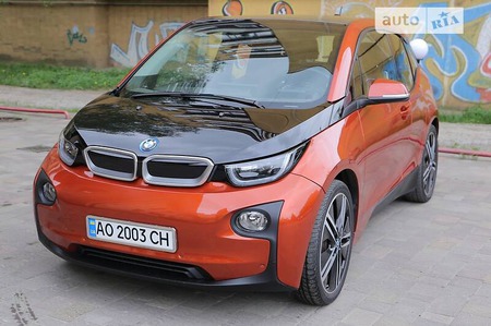 BMW i3 2014  випуску Ужгород з двигуном 0.7 л гібрид позашляховик автомат за 20000 долл. 