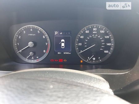Hyundai Sonata 2015  випуску Полтава з двигуном 2.4 л бензин седан автомат за 9650 долл. 
