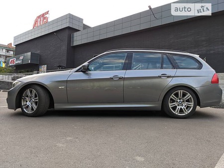 BMW 318 2010  випуску Рівне з двигуном 2 л дизель універсал механіка за 9500 долл. 