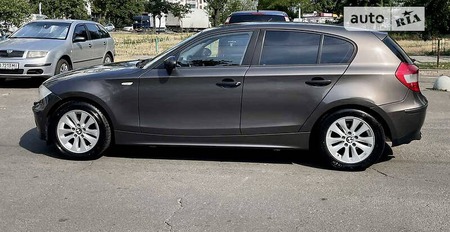 BMW 116 2006  випуску Київ з двигуном 1.6 л бензин хэтчбек механіка за 4800 долл. 