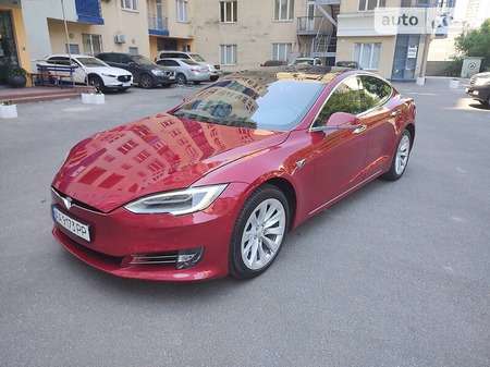 Tesla S 2019  випуску Київ з двигуном 0 л електро седан автомат за 64900 долл. 