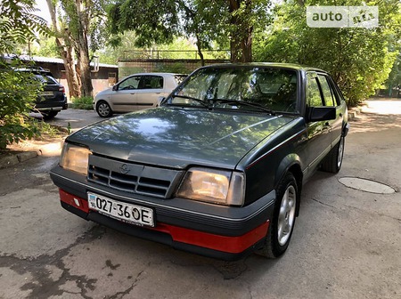 Opel Ascona 1986  випуску Одеса з двигуном 1.6 л  хэтчбек механіка за 880 долл. 