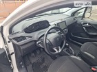 Peugeot 208 2016 Киев 1.2 л  хэтчбек механика к.п.