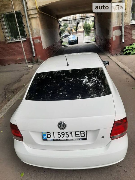 Volkswagen Polo 2013  випуску Полтава з двигуном 1.6 л  седан механіка за 5600 долл. 