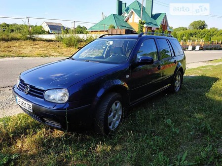 Volkswagen Golf 2000  випуску Дніпро з двигуном 1.6 л бензин універсал механіка за 4500 долл. 