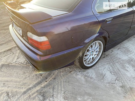 BMW 328 1996  випуску Київ з двигуном 2.8 л бензин седан механіка за 3900 долл. 