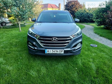 Hyundai Tucson 2016  випуску Київ з двигуном 2 л  універсал автомат за 16000 долл. 