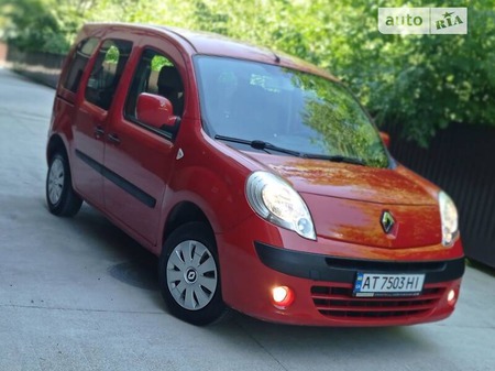 Renault Kangoo 2010  випуску Івано-Франківськ з двигуном 1.5 л дизель мінівен механіка за 5999 долл. 
