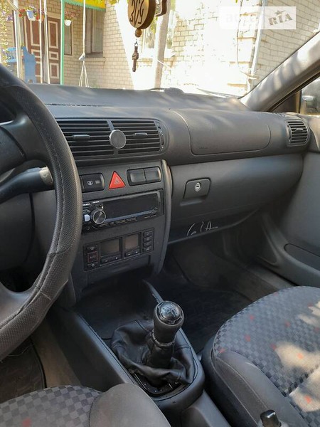 Audi A3 Limousine 1996  випуску Житомир з двигуном 1.8 л  хэтчбек механіка за 2000 долл. 