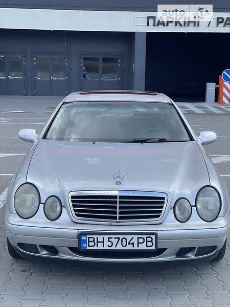 Mercedes-Benz CLK 230 1998  випуску Київ з двигуном 2.3 л  купе автомат за 6300 долл. 