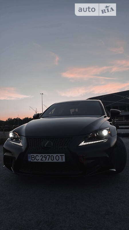 Lexus IS 250 2015  випуску Львів з двигуном 2.5 л бензин седан автомат за 16700 долл. 